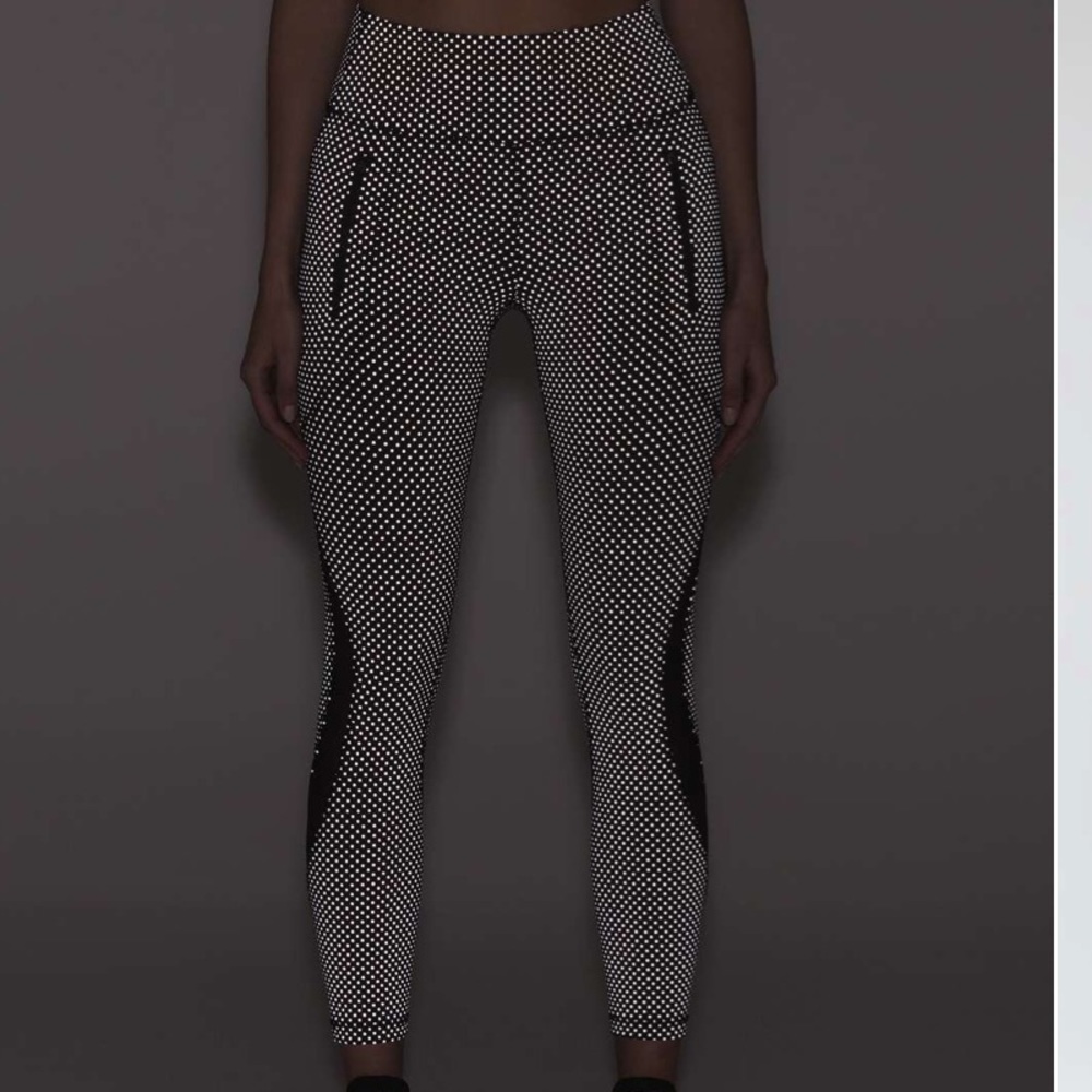 Lululemon Invigorate Tight *Shine Bright - Picture 4 of 14